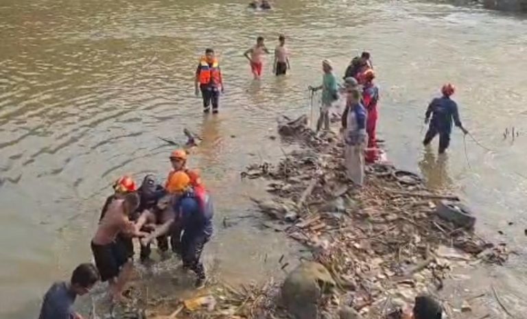 Dua Bocah Terbawa Arus Sungai Cileungsi, Satu Ditemukan Tewas