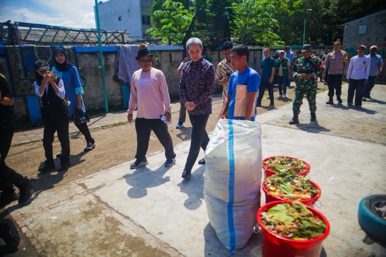 Dedie Rachim Tinjau Program Pemilahan Sampah, Targetkan Pengurangan Sampah ke TPA