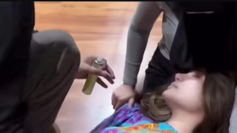 Akun Ig Tri Indah R Diserbu. Siapa Dia?