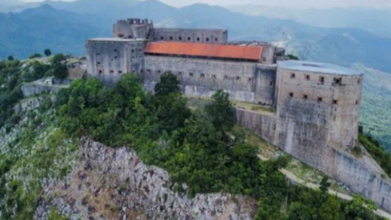 Benteng Laferriere, Wisata Sejarah di Atas Awan yang Kembali Jadi Sorotan Dunia