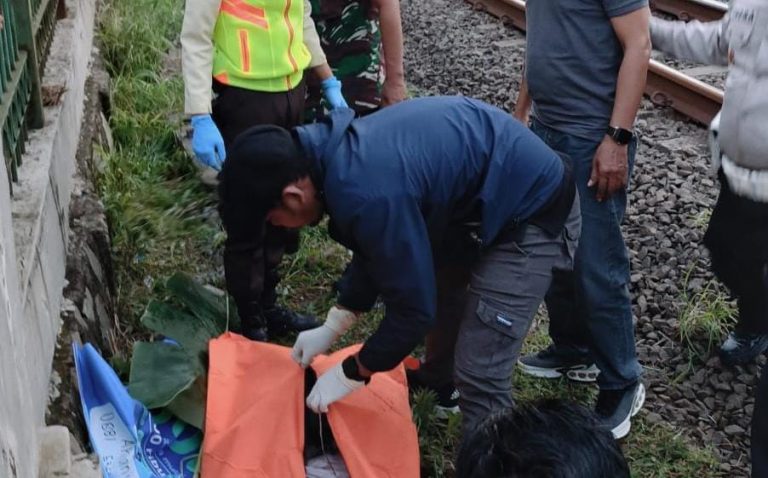 Hendak Nyebrang, Pria Asal Cibinong Tewas Tertabrak KRL Commuter Line di Bojong Gede