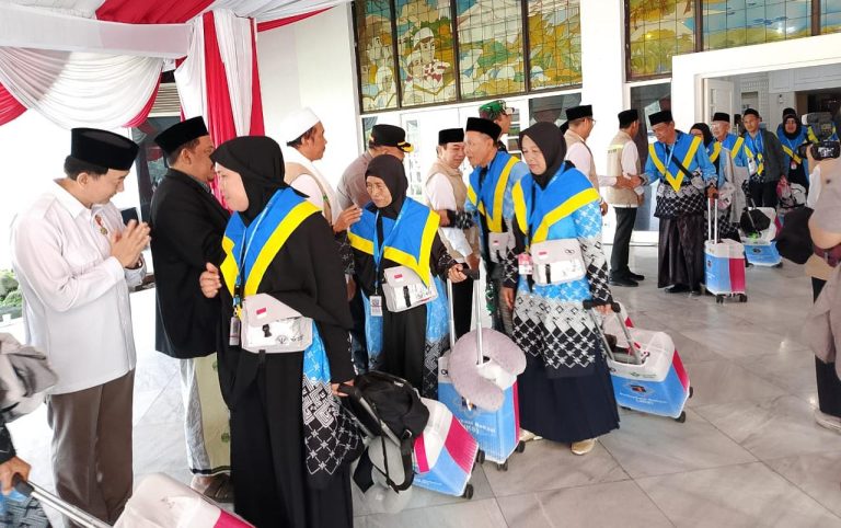 Kloter Pertama Jemaah Haji Kabupaten Bogor 2026 Diberangkatkan, Pemkab Ingatkan Jamaah Jaga Kesehatan