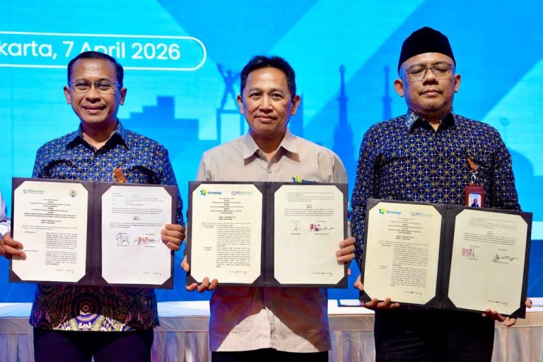 Kemenkop Teken MoU Bersama BPJS Kesehatan untuk Akselerasi Layanan Kesehatan di Desa