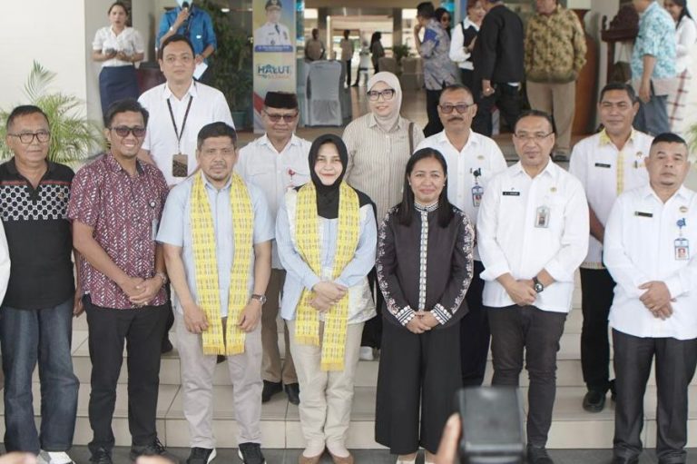 Kemenkop Dorong Hilirisasi Kelapa di Halmahera Utara, Ubah Limbah Sabut Jadi Komoditas Bernilai Ekspor