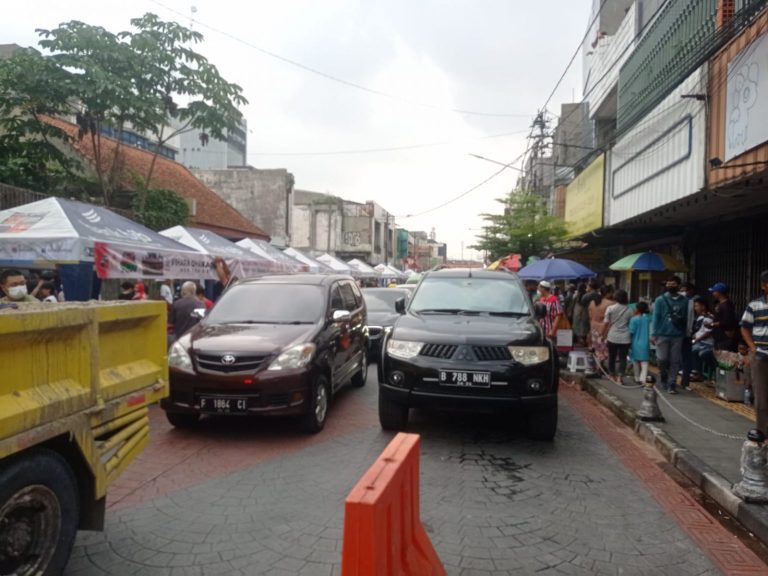 Dishub Kota Bogor Uji Coba Parkir Kanan di Jalan Suryakencana