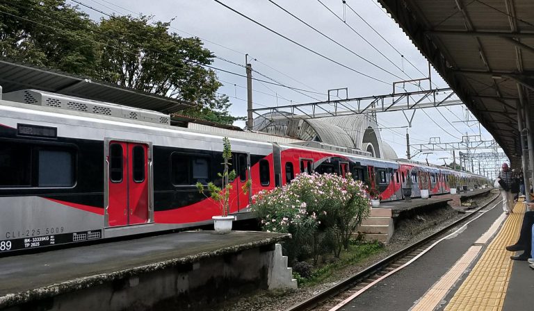 Menteri PPPA Minta Gerbong Wanita Pindah Jadi Ditengah, Ini Tanggapan Pengguna KRL Commuter Line di Bogor