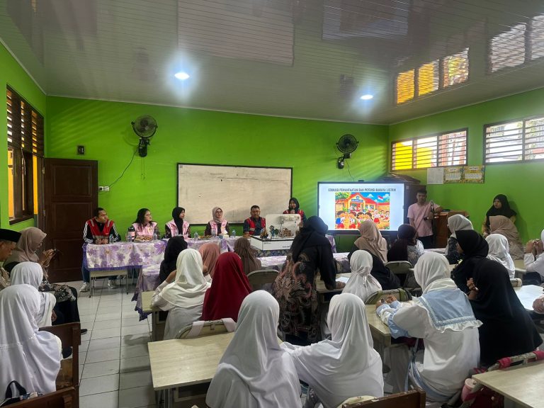 Semangat Hari Kartini, Srikandi PLN UP3 Bogor Edukasi Bahaya Listrik Sejak Dini di SD Margajaya 4 Kota Bogor