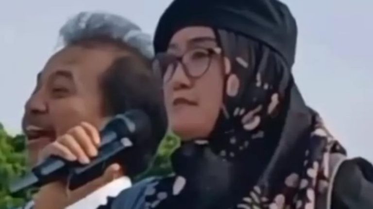 Wuri Baret dari Partai Apa? Sosok Wuri Handayani Viral Usai Orasi Kontroversial Soal Jokowi