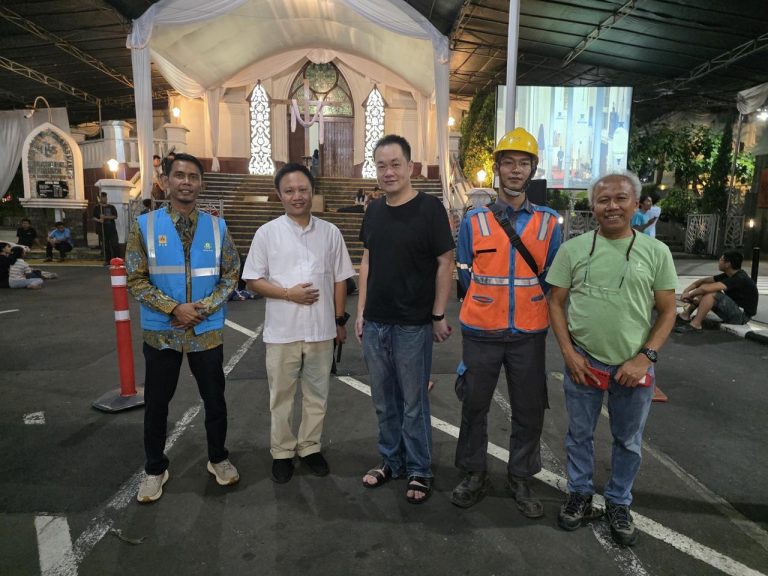 PLN UP3 Bogor Siagakan Kelistrikan Jelang Ibadah Jumat Agung dan Paskah di Gereja Katedral Kota Bogor