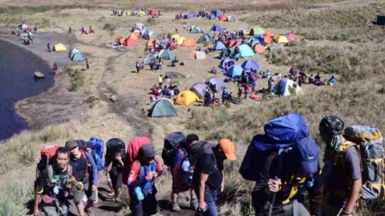 Pendakian Gunung Semeru Dibuka, Traveler Wajib Patuhi Aturan Ketat TNBTS
