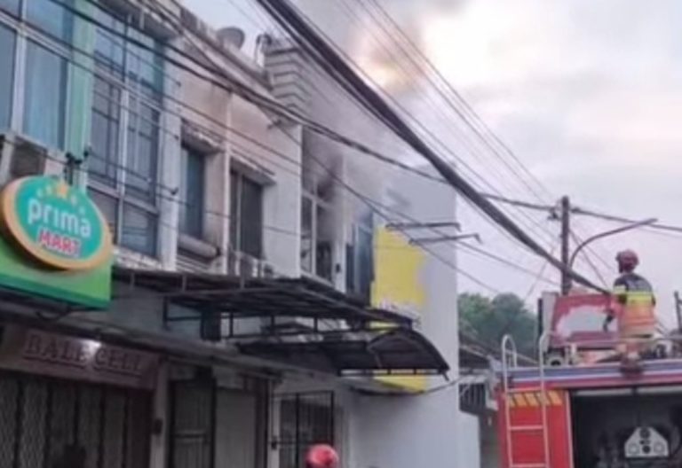 Kebakaran Terjadi di Baranangsiang Bogor, Petugas Damkar Berjibaku di Lokasi