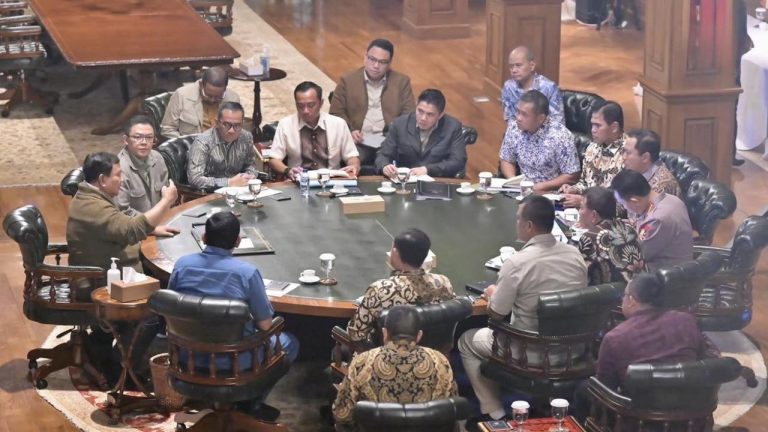 Ratas di Hambalang, Prabowo Subianto Bahas Isu Strategis hingga Peran Kampus Bangun Daerah