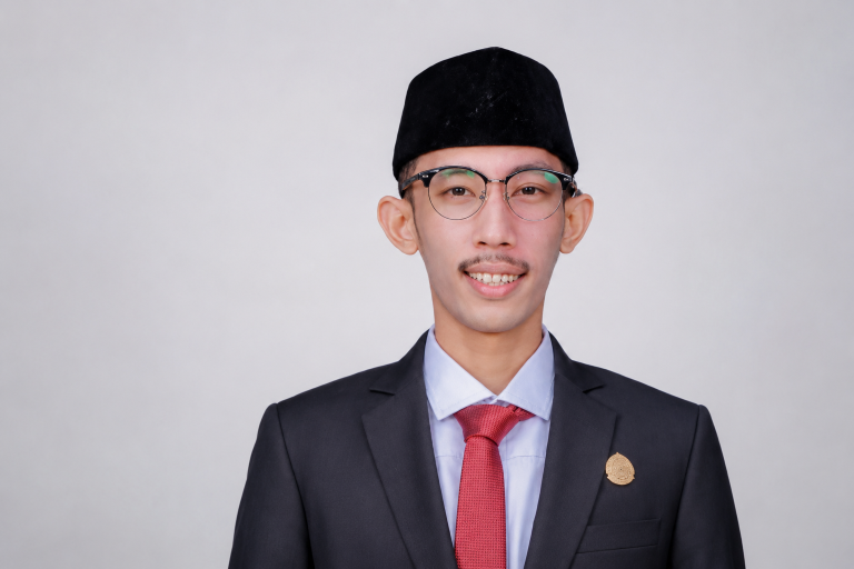 Viral Main Game dan Merokok Saat Rapat, Anggota DPRD Jember Akhirnya Minta Maaf