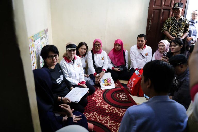 Yantie Rachim Tinjau Kondisi Dua Pasien Kanker di Kota Bogor