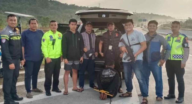 Dramatis! Resmob Tangkap Pelaku Pembuangan Wanita di Bogor, Penangkapannya Diwarnai Aksi Kejar-kejaran