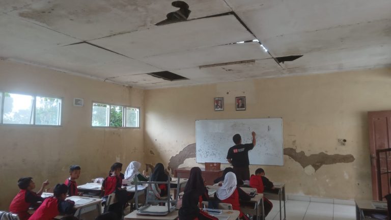 Ruang Kelas SDN Teratai Mas Bocor dan Rusak, Disdik Kabupaten Bogor Siap Turun Tangan Lakukan Perbaikan