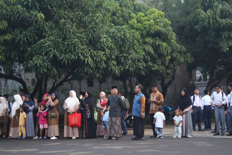 PMUQI Berangkatkan 9 Bus Rihlah Kelas Akhir Angkatan Ke-27
