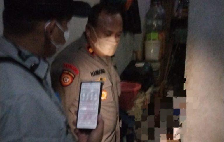 Sedang Nunggu Paket Lalu Terjatuh, Pria Paruh Baya di Cibinong Ditemukan Tewas