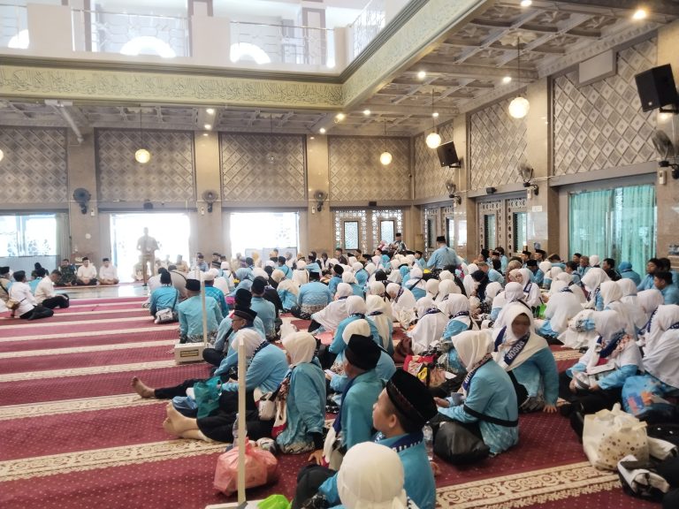 328 Jamaah Haji Kota Bogor Kloter 27 JKS Diberangkatkan Menuju Tanah Suci