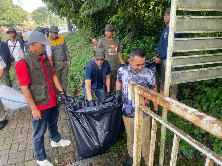 2 Ton Sampah Diangkut dari Situ Gede, Gerakan “Indonesia ASRI” Gaungkan Kepedulian Lingkungan