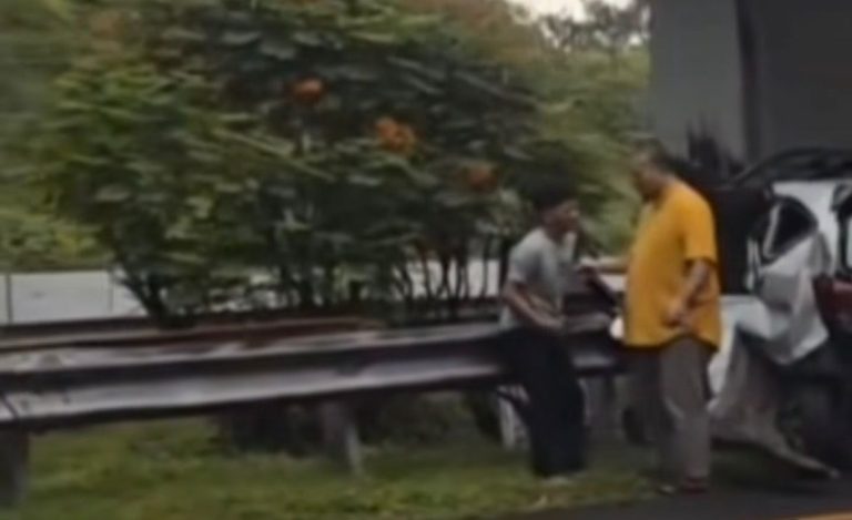 Kecelakaan di Tol Jagorawi Arah Ciawi, Mobil Ringsek Diduga Hantam Pembatas Jalan