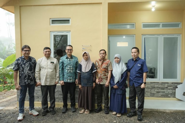 Astra Serahkan Rumah Layak Huni dan Luncurkan EcoBiz Desa Sejahtera Astra di Garut