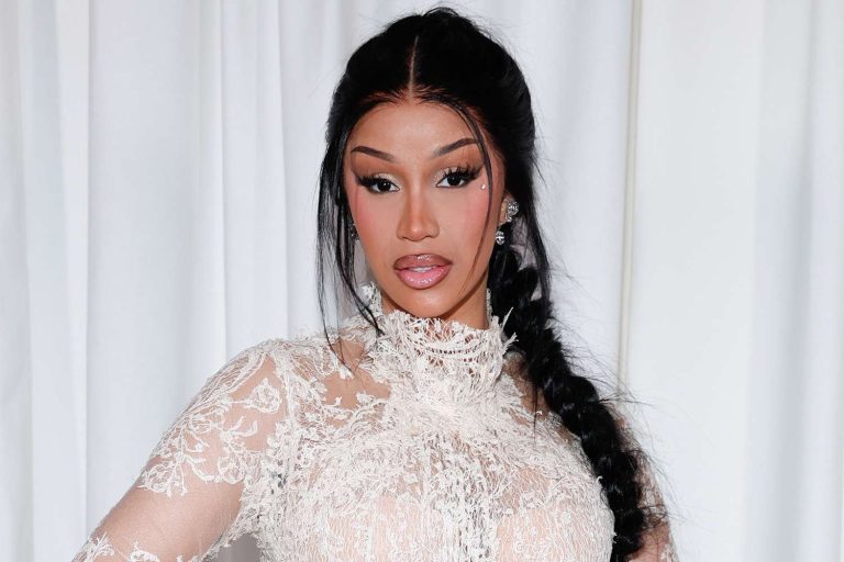 Cardi B Nyanyikan Lagu Anak Indonesia di Live, Netizen Heboh!