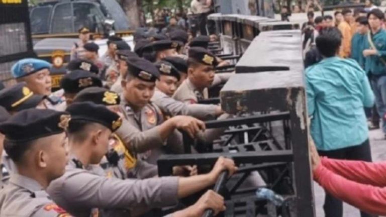 Demo Mahasiswa Kepung Jakarta, Waspada Macet Parah di DPR hingga Gambir Hari Ini