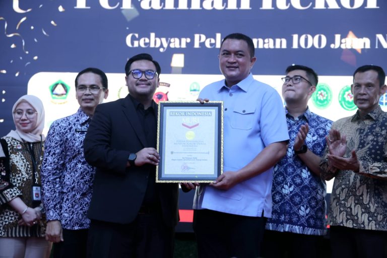 Pemkab Bogor Raih Rekor MURI Lewat Layanan Publik 100 Jam Tanpa Henti