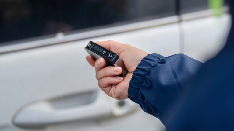 Baterai Remote Keyless Mobil Habis? Begini Cara Menyalakan Mesin Tanpa Panik