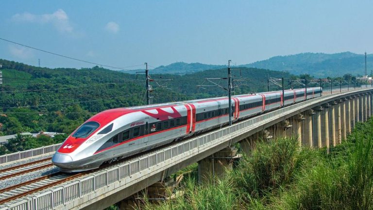 Promo Tiket Whoosh Diskon 50 Persen, Kesempatan Naik Kereta Cepat Jakarta Bandung Lebih Murah