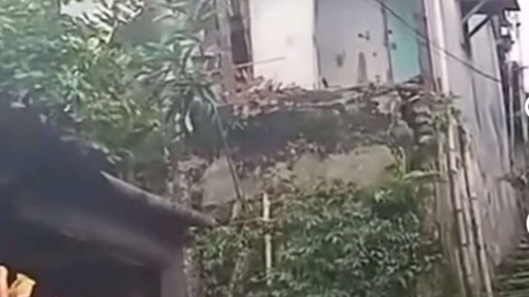 Rumah di Gang Sempit Cimanggu Bogor Ambruk, Debu Tebal dan Jeritan Warga Pecah
