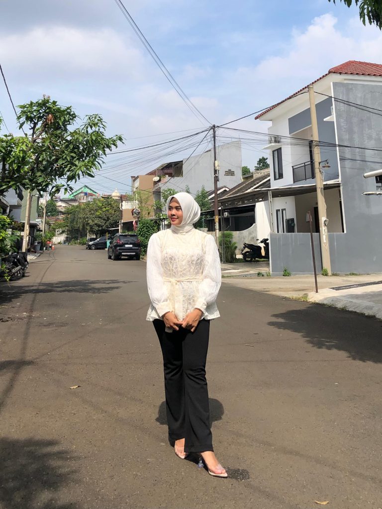 Manajemen Kompensasi dan Konflik Pemotongan Upah Secara Sepihak pada Pekerja Media