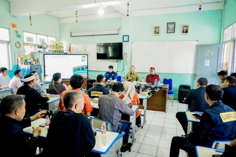 Jenal Mutaqin Minta Revitalisasi SDN Pakuan Sesuai Prosedur dan Tekankan Aspek Keselamatan Siswa