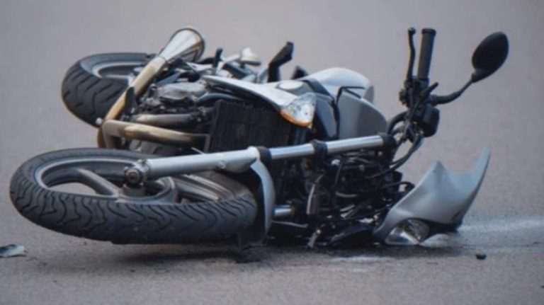 Motor Hantam Pembatas Jalan di Pakansari Bogor, Pengendara Luka Berat di Kepala